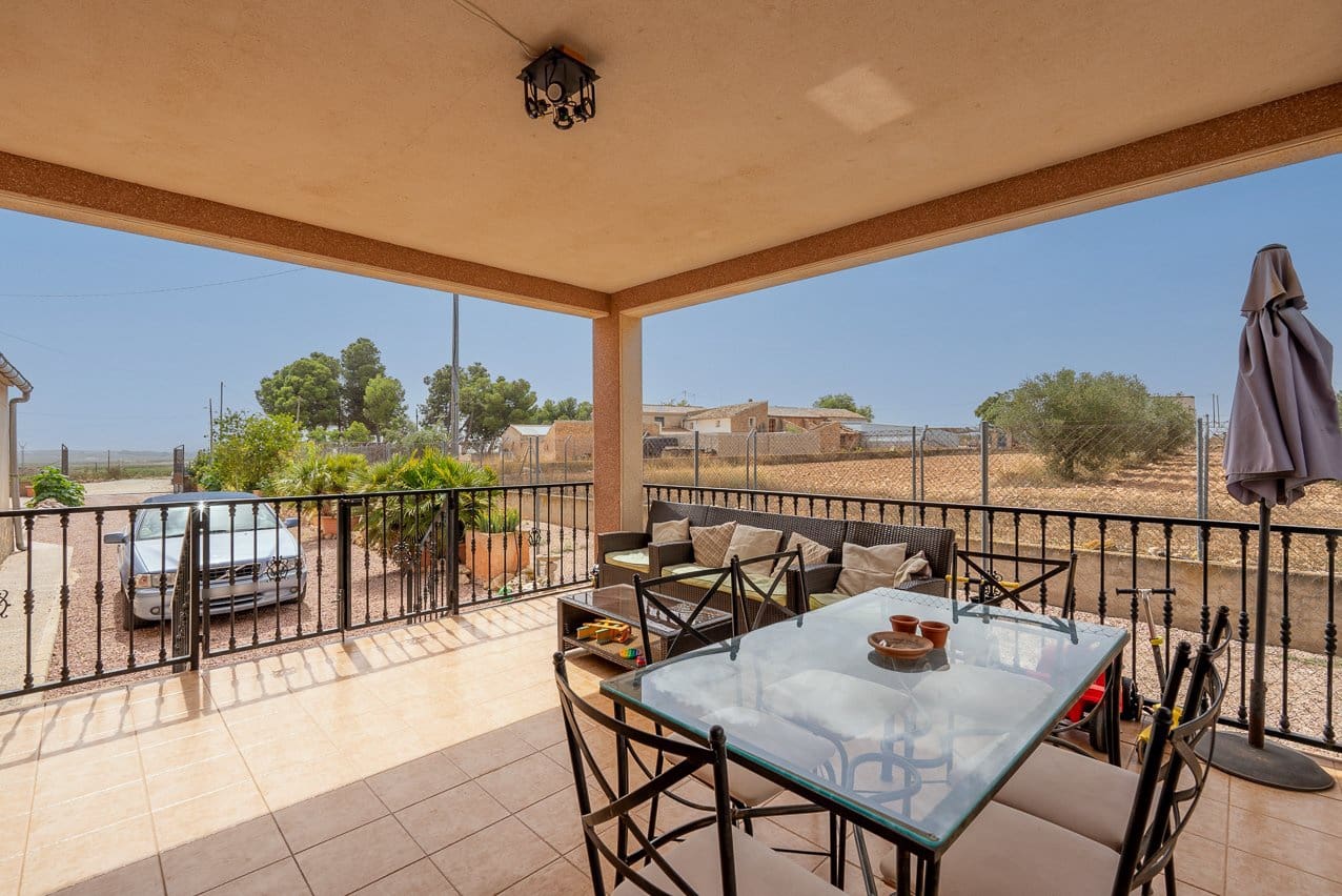 6 bedroom Finca/Country House for sale in Pinoso with pool - € 299,950 (Ref: 7775550)