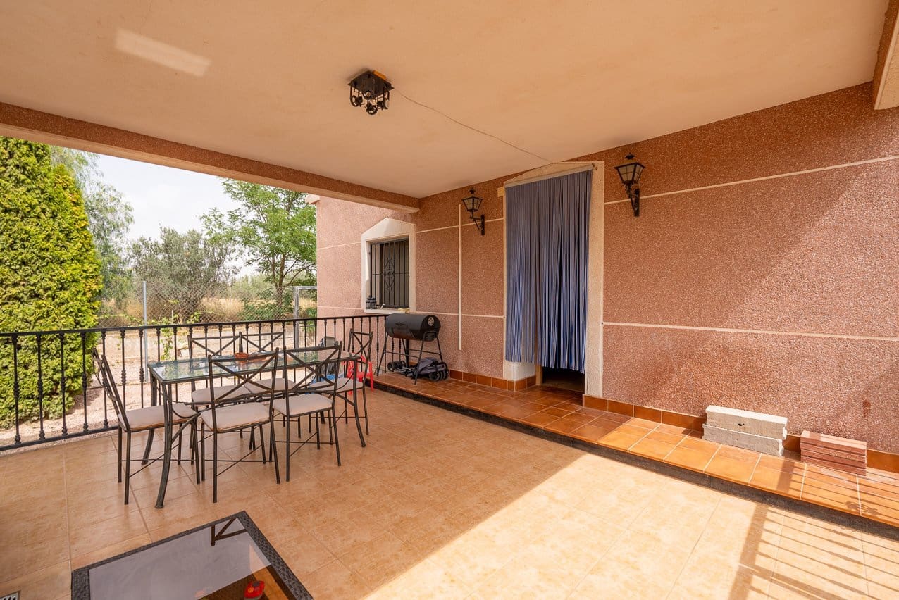 6 bedroom Finca/Country House for sale in Pinoso with pool - € 299,950 (Ref: 7775550)