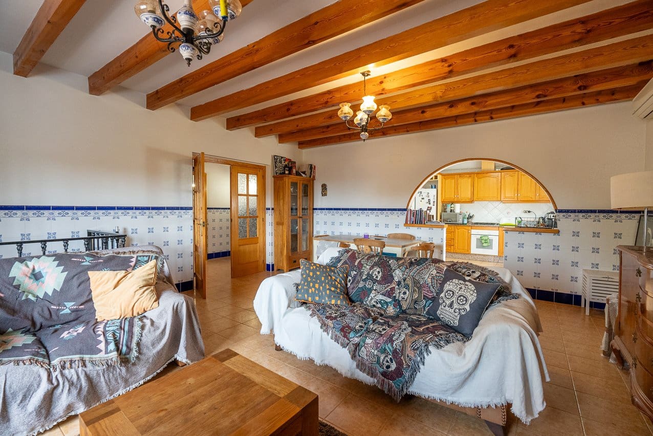 6 bedroom Finca/Country House for sale in Pinoso with pool - € 299,950 (Ref: 7775550)