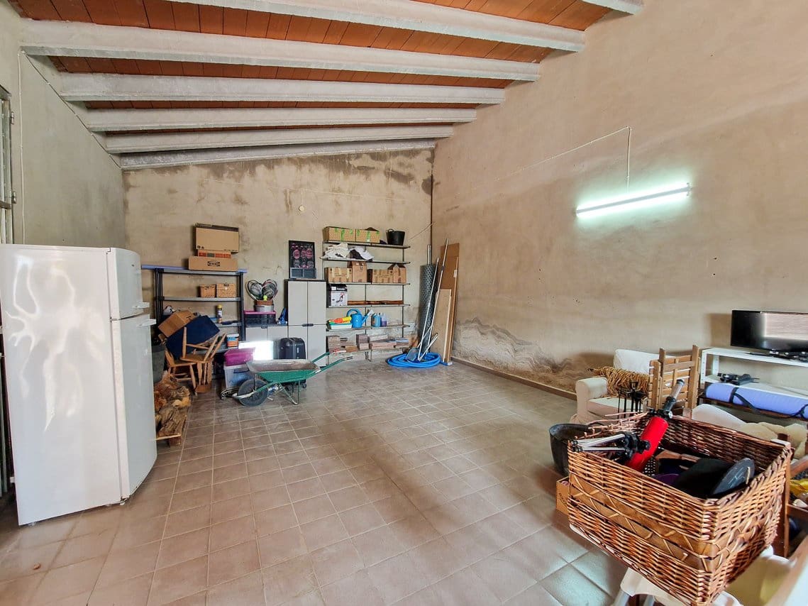 6 bedroom Finca/Country House for sale in Pinoso with pool - € 299,950 (Ref: 7775550)
