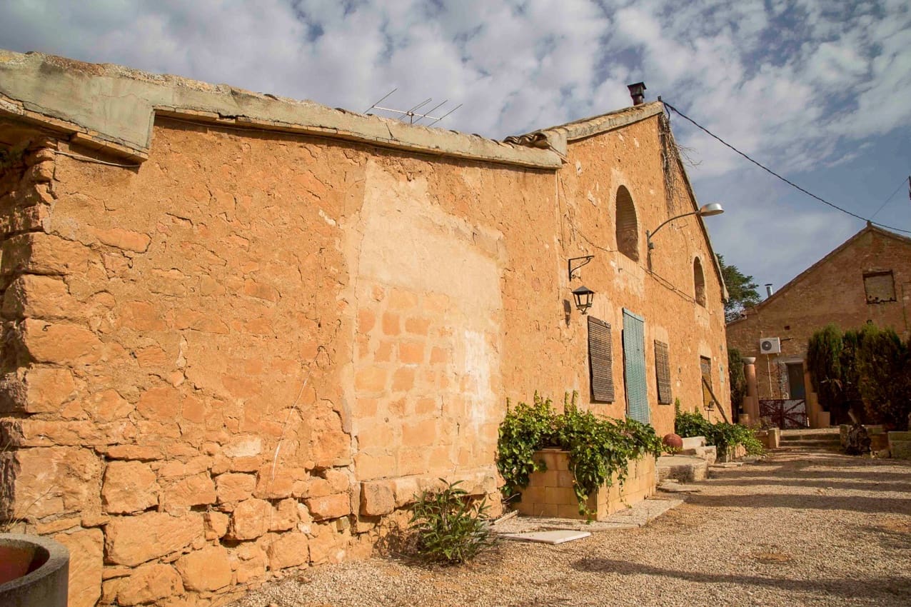 4 sypialnia Finka/Dom wiejski na sprzedaż w Yecla z basenem - 175 000 € (Ref: 7849926)