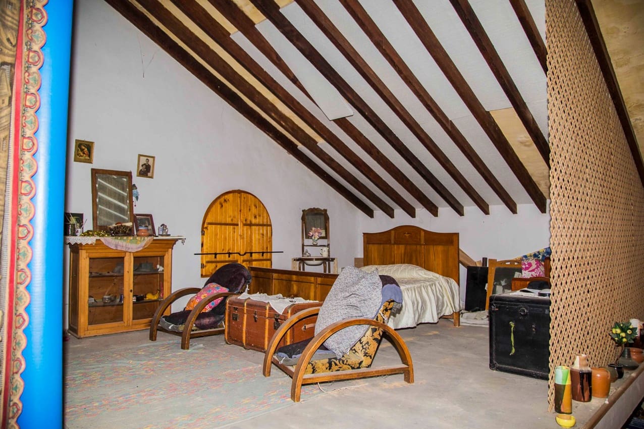 4 sypialnia Finka/Dom wiejski na sprzedaż w Yecla z basenem - 175 000 € (Ref: 7849926)