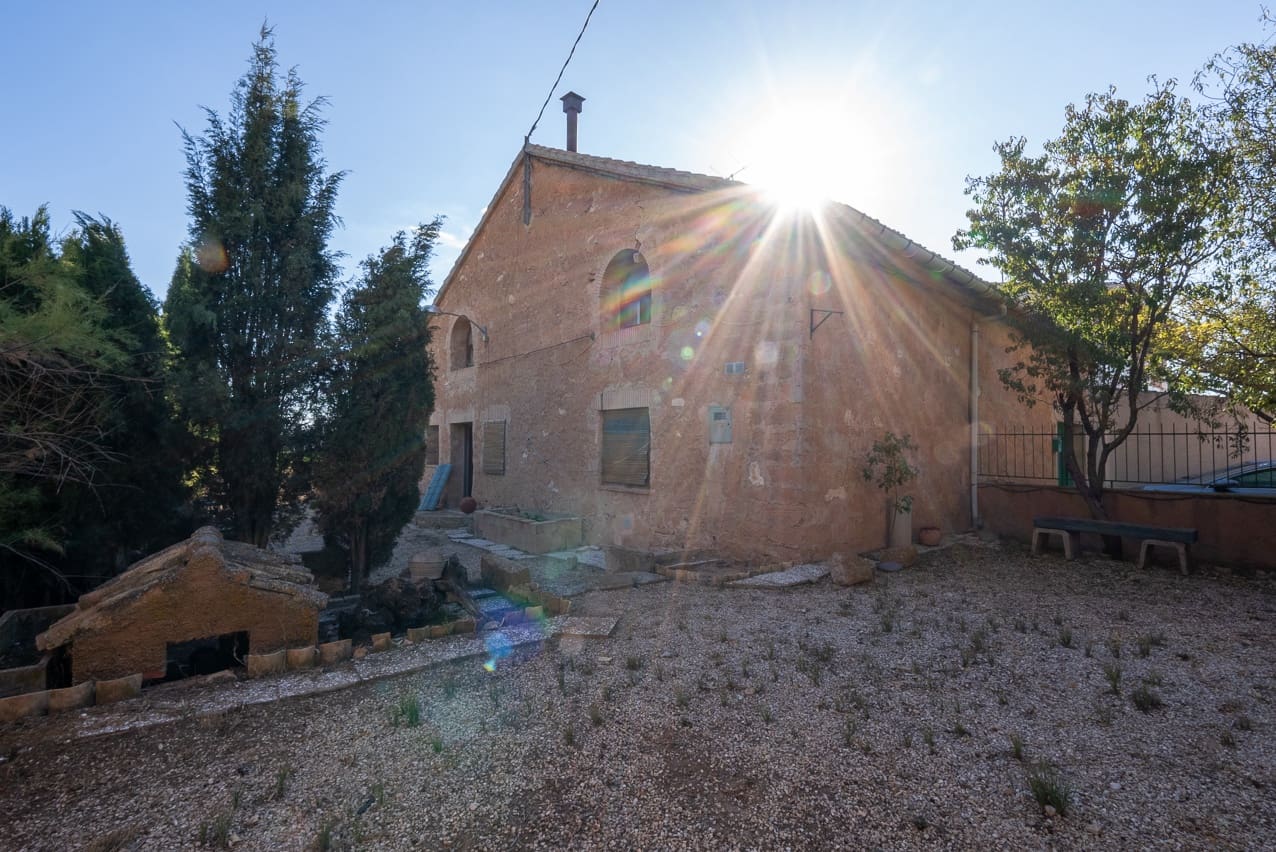 4 sypialnia Finka/Dom wiejski na sprzedaż w Yecla z basenem - 175 000 € (Ref: 7849926)