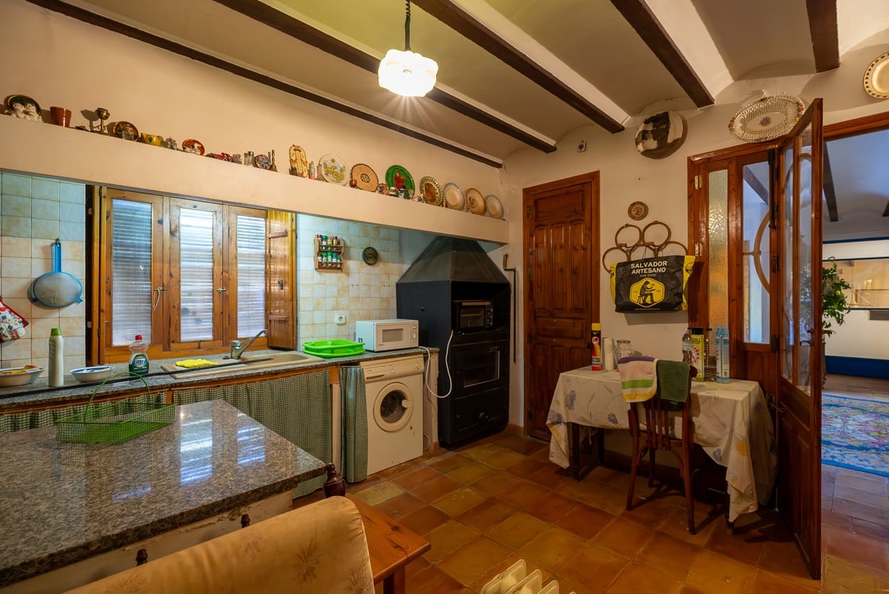 4 sypialnia Finka/Dom wiejski na sprzedaż w Yecla z basenem - 175 000 € (Ref: 7849926)