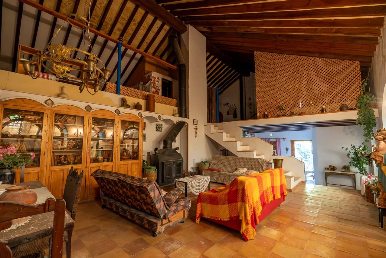 4 sypialnia Finka/Dom wiejski na sprzedaż w Yecla z basenem - 175 000 € (Ref: 7849926)