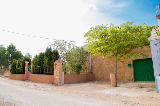 4 soverom Finca/Herregård til salgs i Yecla med svømmebasseng - € 175 000 (Ref: 7849926)