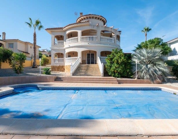 4 bedroom Villa for sale in Algorfa with pool - € 575,000 (Ref: 7863870)