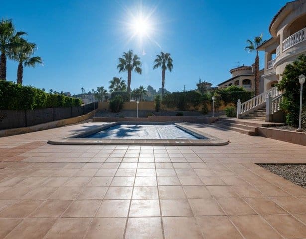 4 bedroom Villa for sale in Algorfa with pool - € 575,000 (Ref: 7863870)