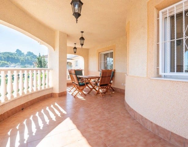 4 bedroom Villa for sale in Algorfa with pool - € 575,000 (Ref: 7863870)