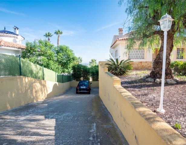 4 bedroom Villa for sale in Algorfa with pool - € 575,000 (Ref: 7863870)