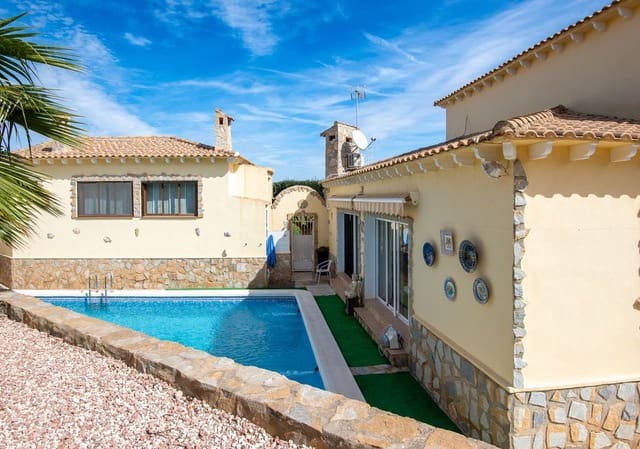 4 bedroom Villa for sale in Algorfa with pool - € 795,000 (Ref: 7863871)