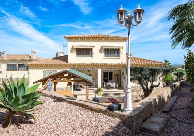 4 bedroom Villa for sale in Algorfa with pool - € 795,000 (Ref: 7863871)