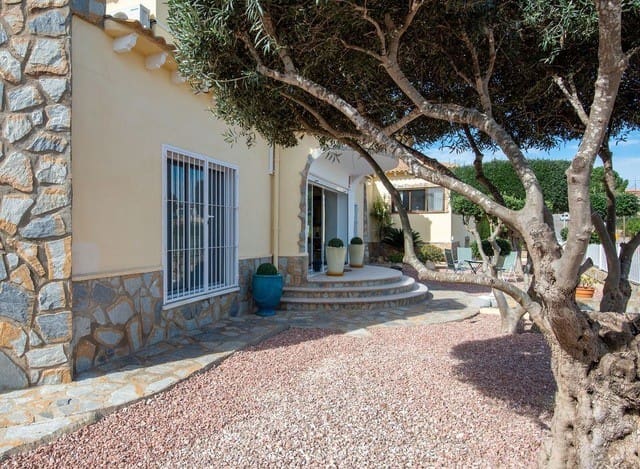 4 bedroom Villa for sale in Algorfa with pool - € 795,000 (Ref: 7863871)
