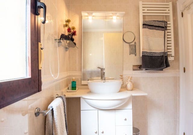 4 bedroom Villa for sale in Algorfa with pool - € 795,000 (Ref: 7863871)