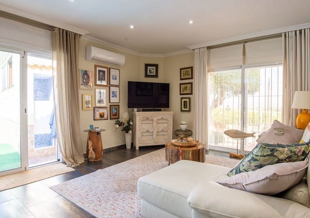 4 bedroom Villa for sale in Algorfa with pool - € 795,000 (Ref: 7863871)