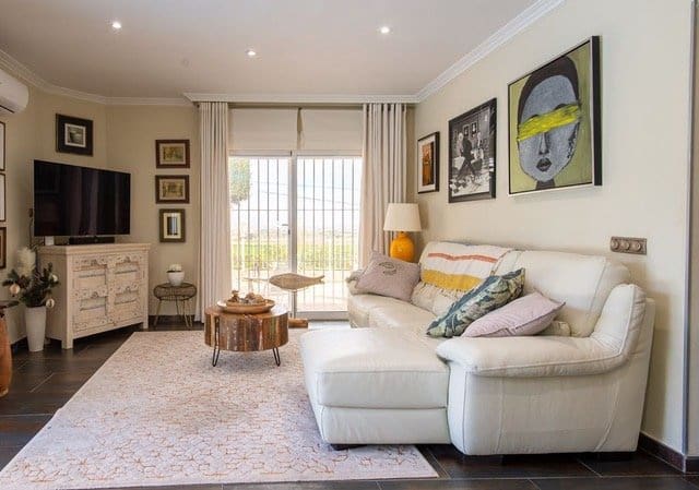 4 bedroom Villa for sale in Algorfa with pool - € 770,000 (Ref: 7863871)