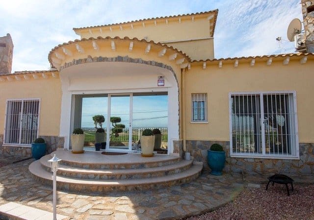 4 bedroom Villa for sale in Algorfa with pool - € 770,000 (Ref: 7863871)