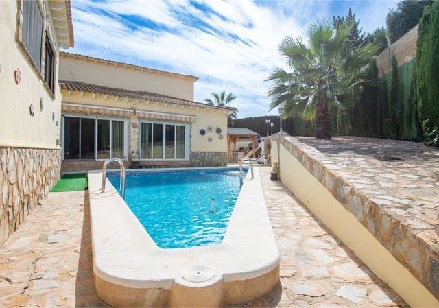 4 bedroom Villa for sale in Algorfa with pool - € 770,000 (Ref: 7863871)