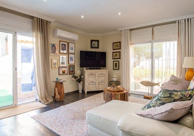 4 bedroom Villa for sale in Algorfa with pool - € 770,000 (Ref: 7863871)