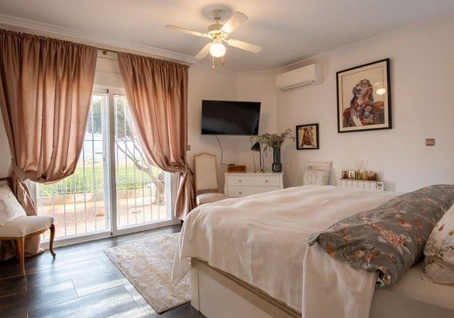 4 bedroom Villa for sale in Algorfa with pool - € 770,000 (Ref: 7863871)