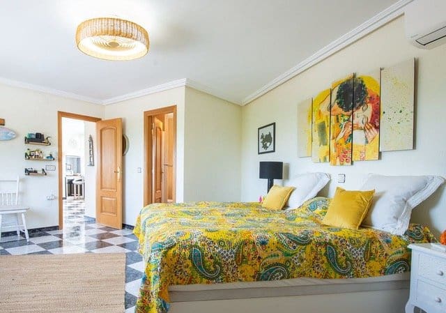4 bedroom Villa for sale in Algorfa with pool - € 770,000 (Ref: 7863871)