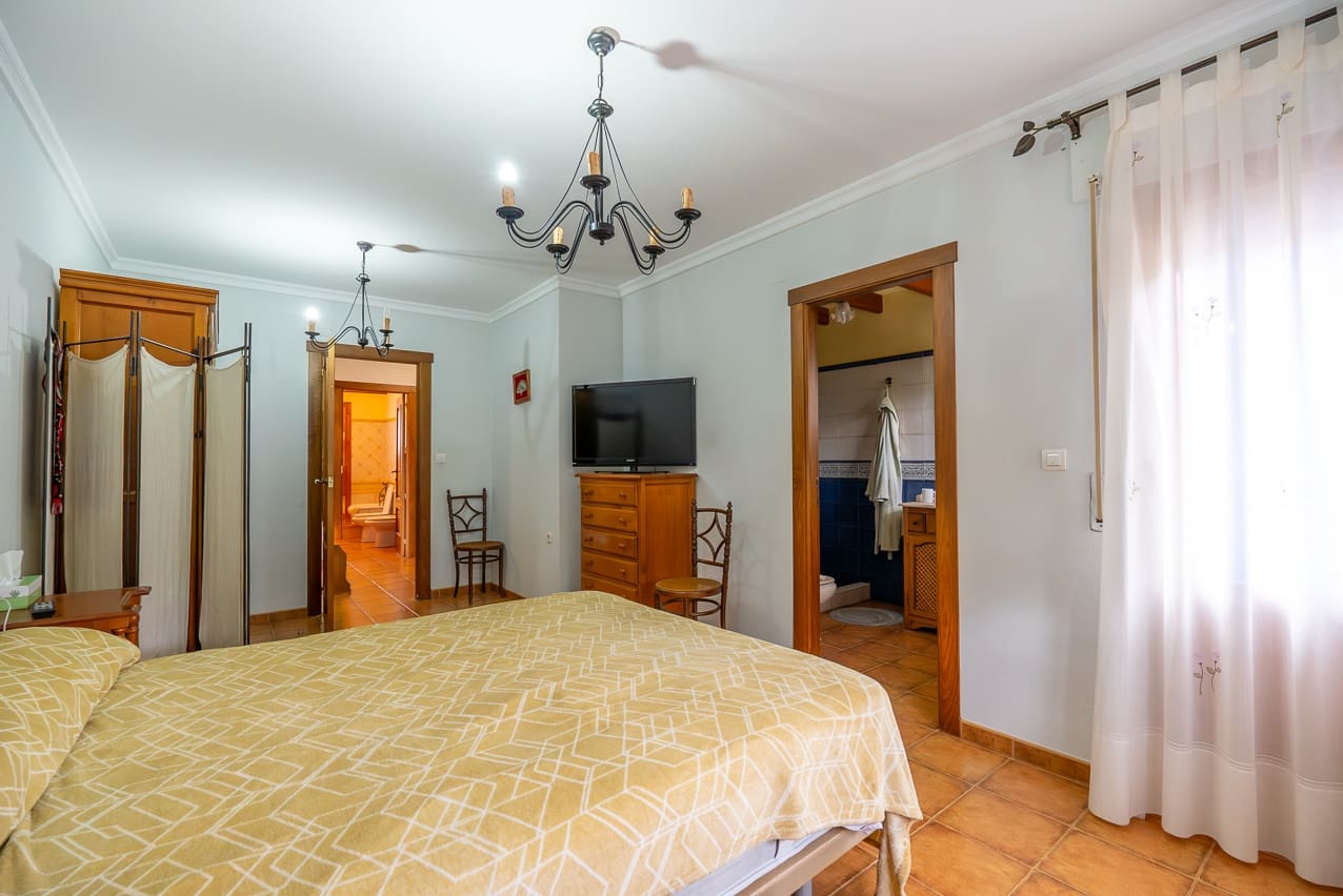 5 soverom Hus til salgs i Pinoso med svømmebasseng - € 350 000 (Ref: 7878625)