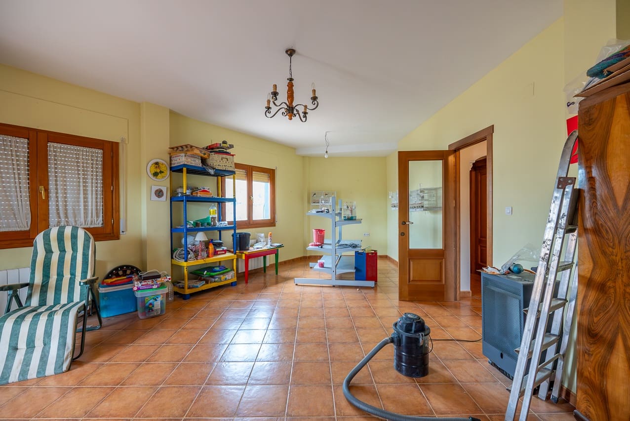 5 soverom Hus til salgs i Pinoso med svømmebasseng - € 350 000 (Ref: 7878625)