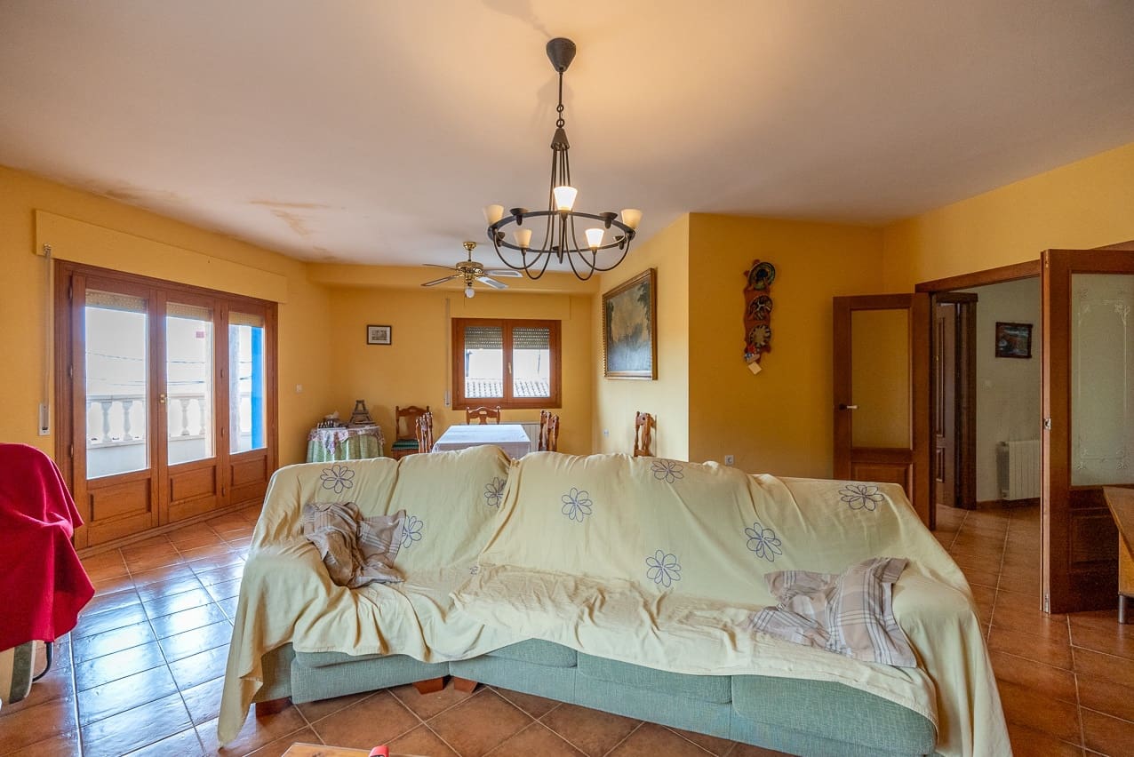 5 soverom Hus til salgs i Pinoso med svømmebasseng - € 350 000 (Ref: 7878625)