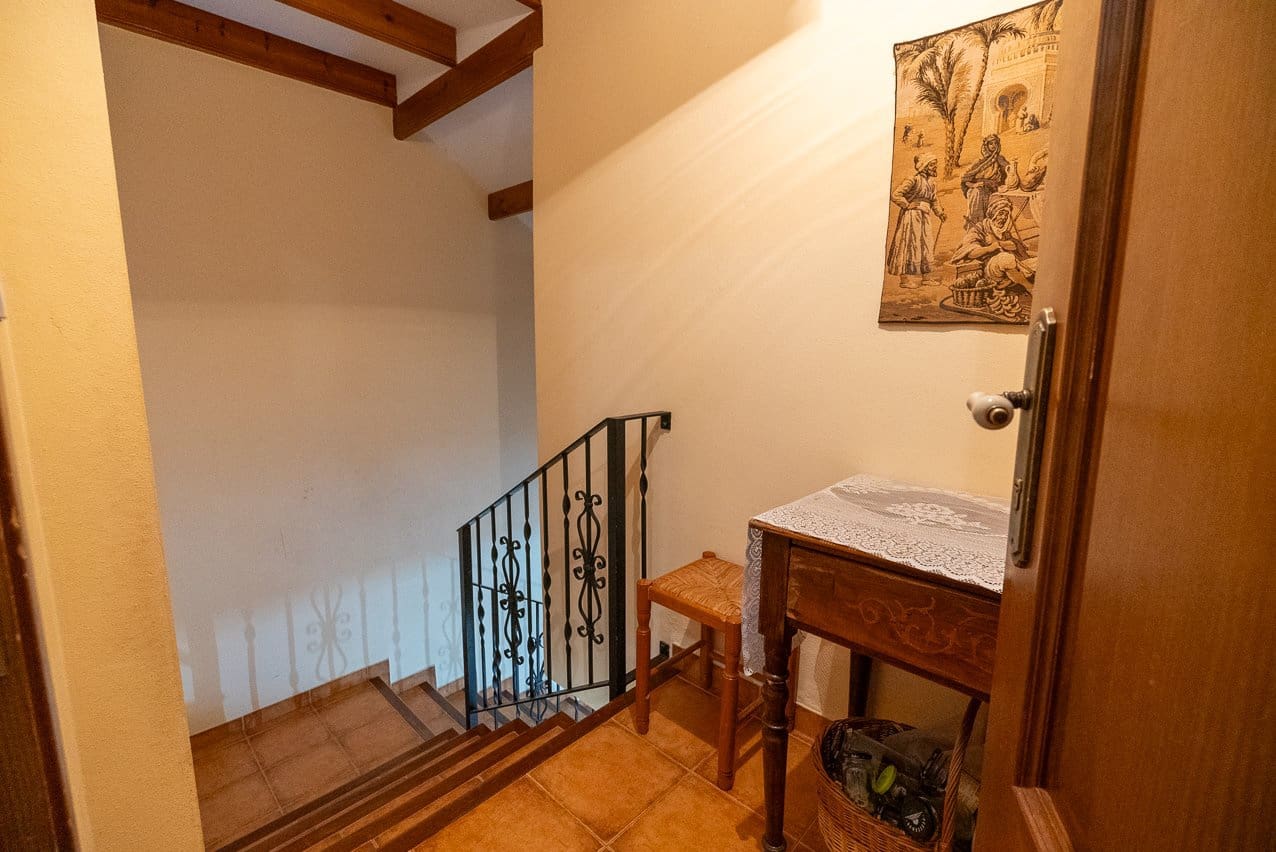 5 bedroom Townhouse for sale in Pinoso with pool - € 350,000 (Ref: 7878625)