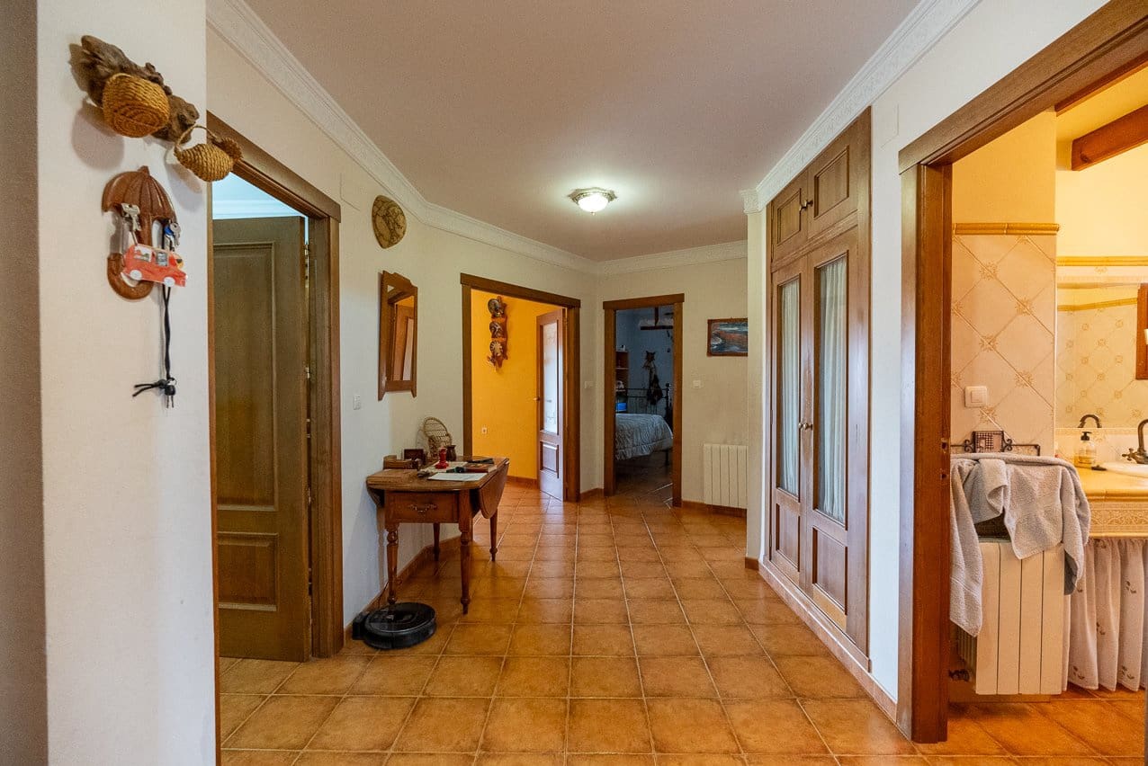 5 bedroom Townhouse for sale in Pinoso with pool - € 350,000 (Ref: 7878625)