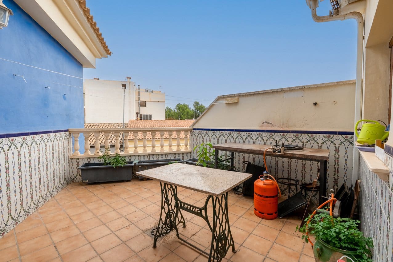 5 bedroom Townhouse for sale in Pinoso with pool - € 350,000 (Ref: 7878625)