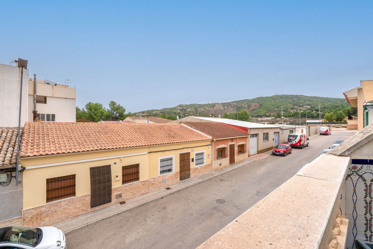 5 bedroom Townhouse for sale in Pinoso with pool - € 350,000 (Ref: 7878625)