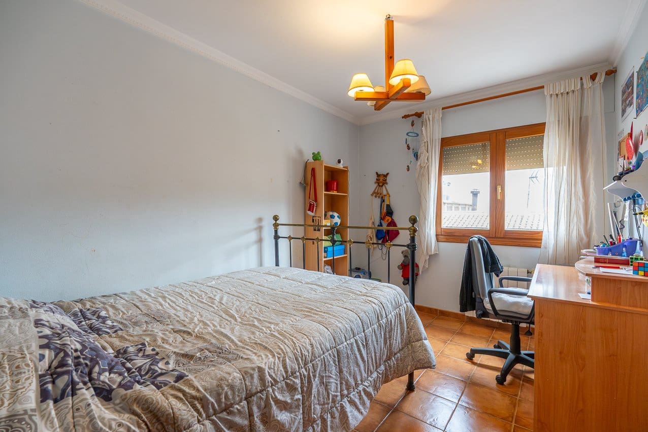 5 bedroom Townhouse for sale in Pinoso with pool - € 350,000 (Ref: 7878625)