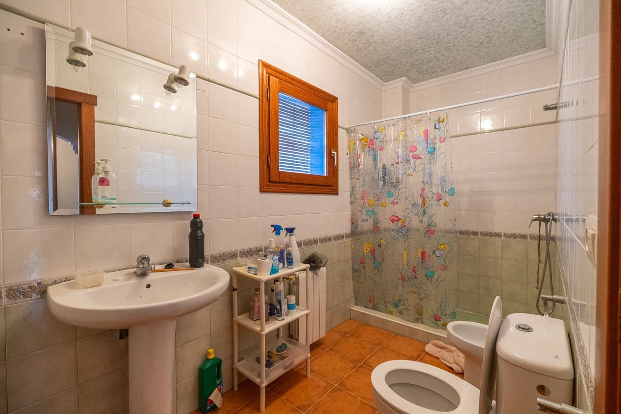 5 bedroom Townhouse for sale in Pinoso with pool - € 350,000 (Ref: 7878625)