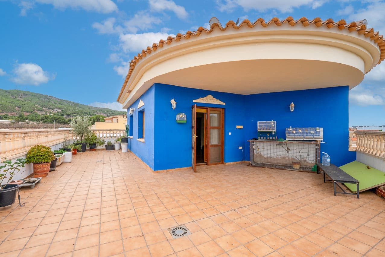 5 bedroom Townhouse for sale in Pinoso with pool - € 350,000 (Ref: 7878625)