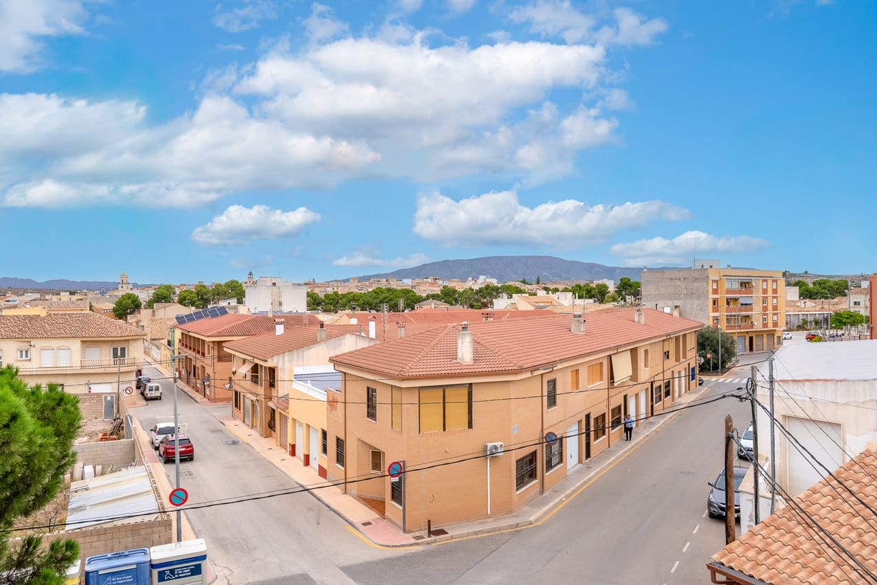 5 bedroom Townhouse for sale in Pinoso with pool - € 350,000 (Ref: 7878625)