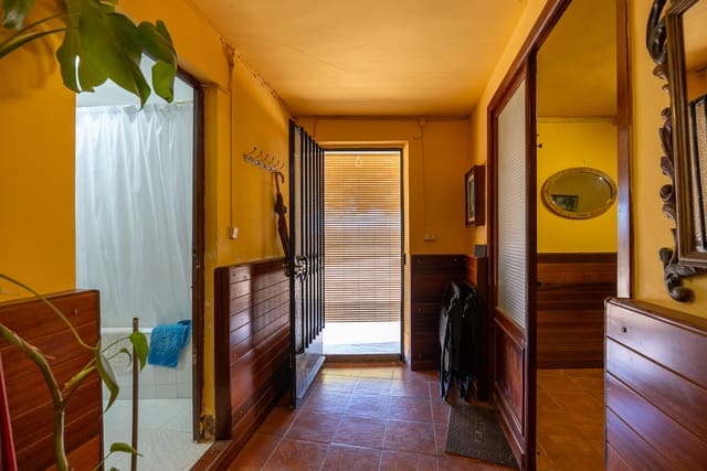 4 bedroom Finca/Country House for sale in Encebras, Pinoso with pool - € 70,000 (Ref: 7929043)