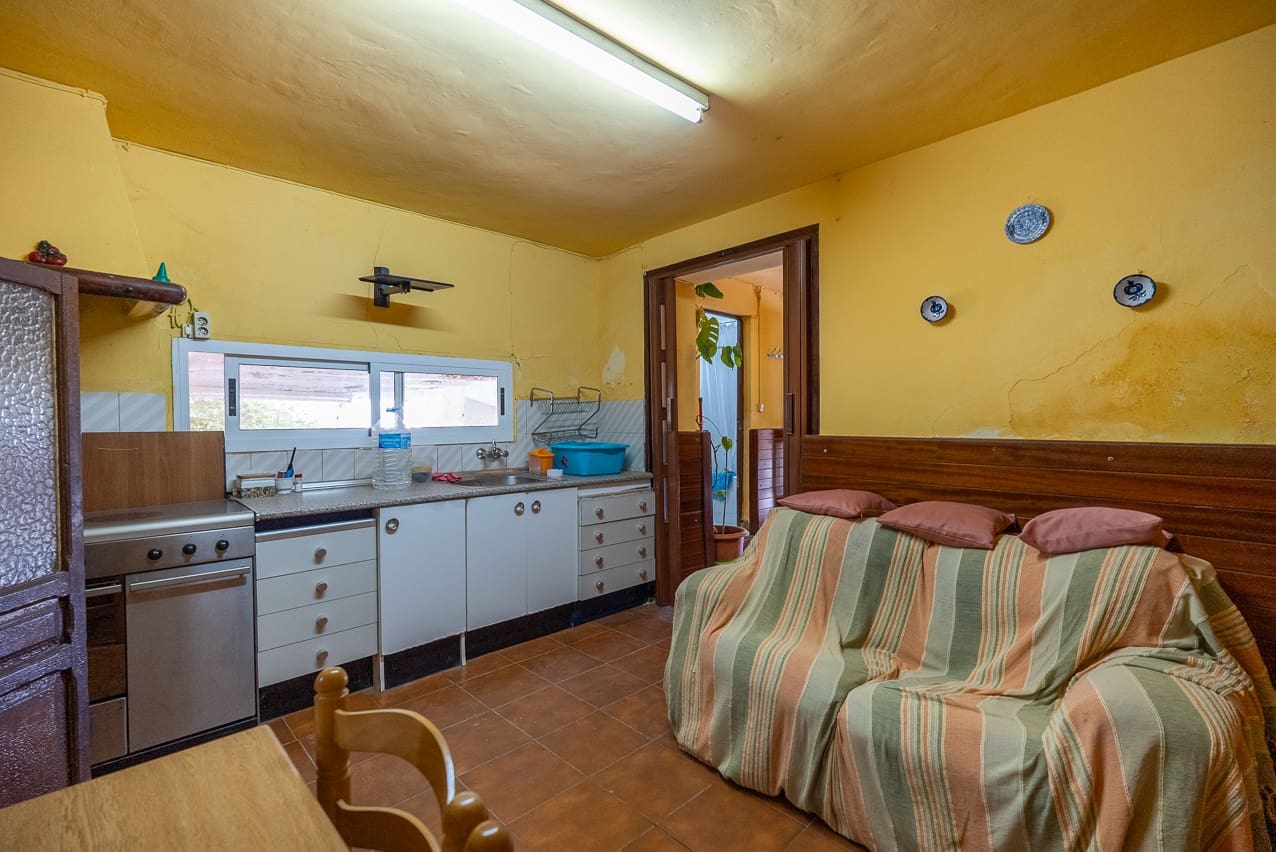 4 soveværelse Finca/Landehus til salg i Encebras med swimmingpool - € 70.000 (Ref: 7929043)