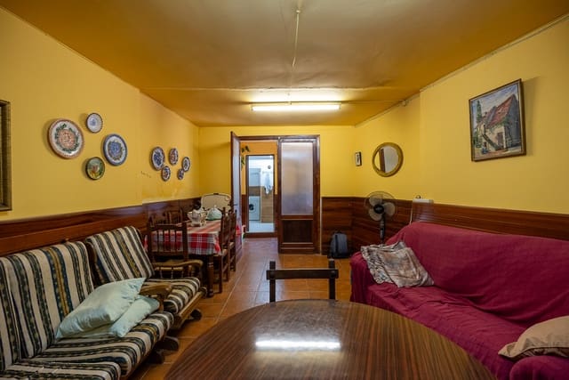 4 bedroom Finca/Country House for sale in Encebras, Pinoso with pool - € 70,000 (Ref: 7929043)