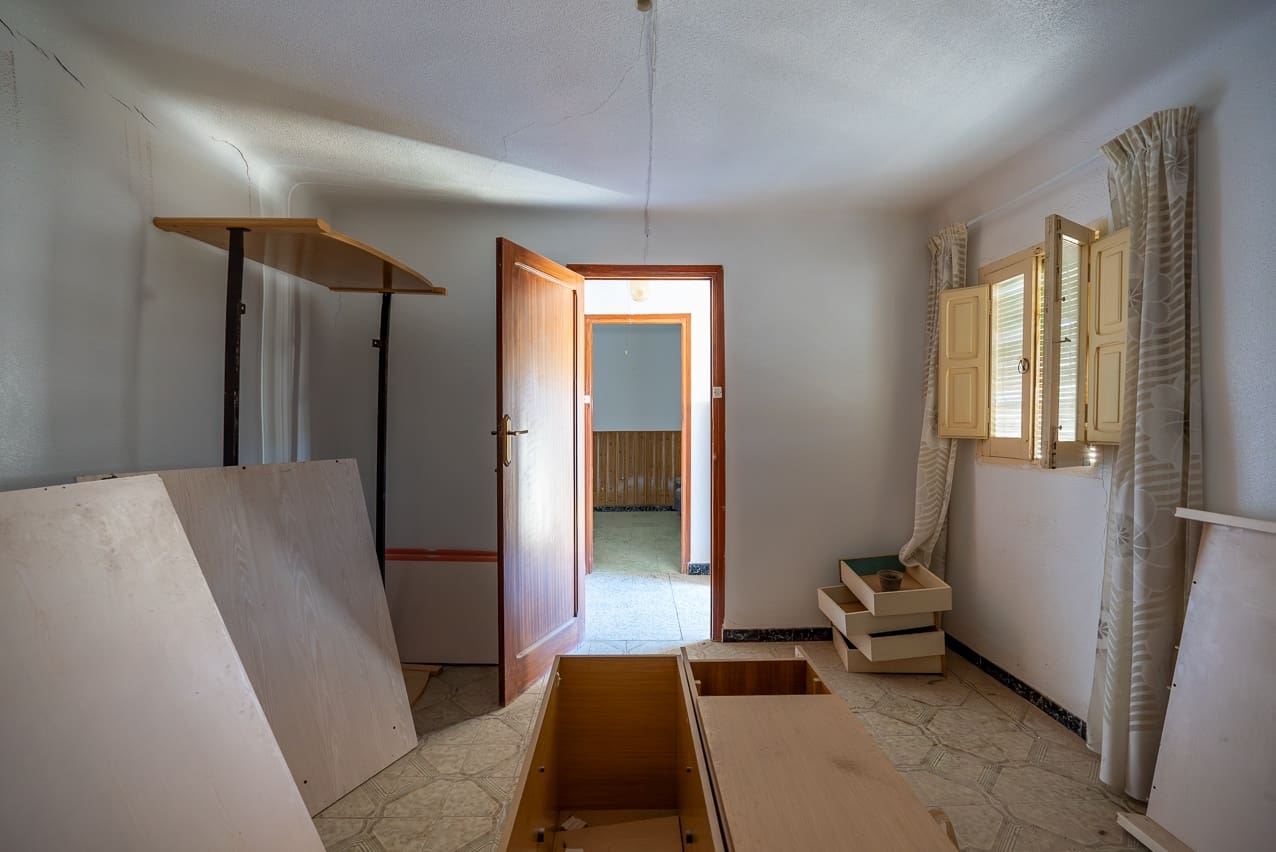 5 soveværelse Byhus til salg i L'Alguena / Alguenya med swimmingpool - € 89.950 (Ref: 7954313)