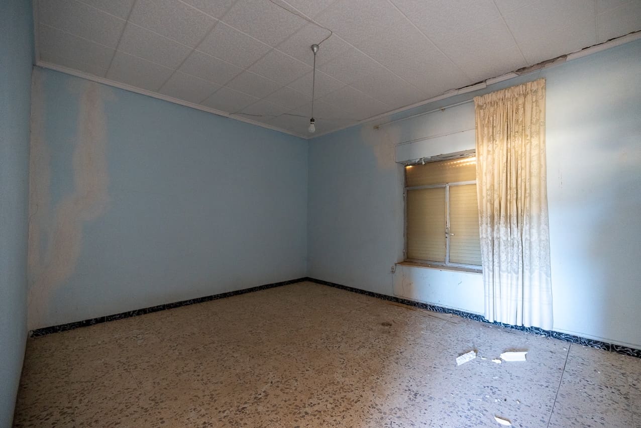 5 soveværelse Byhus til salg i L'Alguena / Alguenya med swimmingpool - € 89.950 (Ref: 7954313)