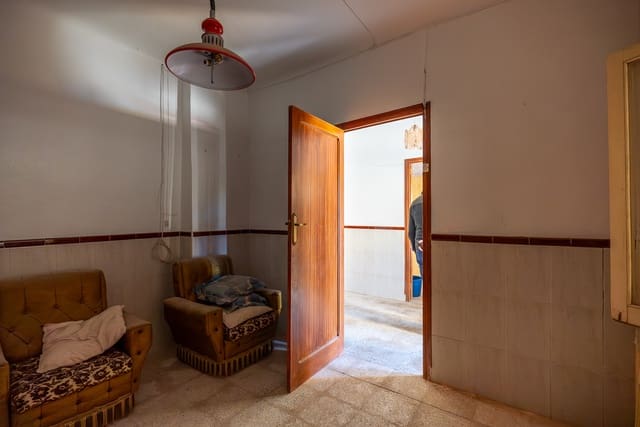 5 bedroom Townhouse for sale in L'Algueña / Alguenya with pool - € 89,950 (Ref: 7954313)