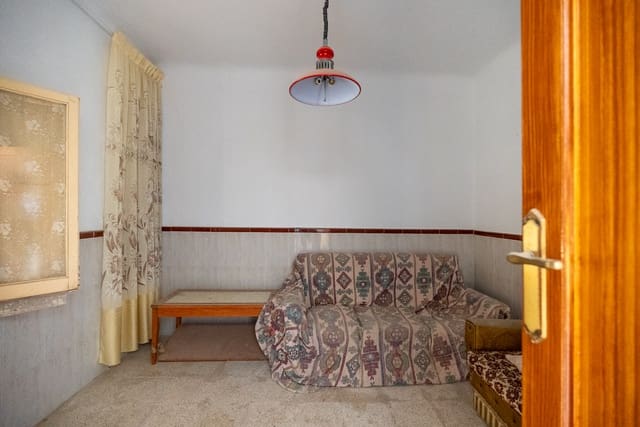 5 bedroom Townhouse for sale in L'Algueña / Alguenya with pool - € 89,950 (Ref: 7954313)