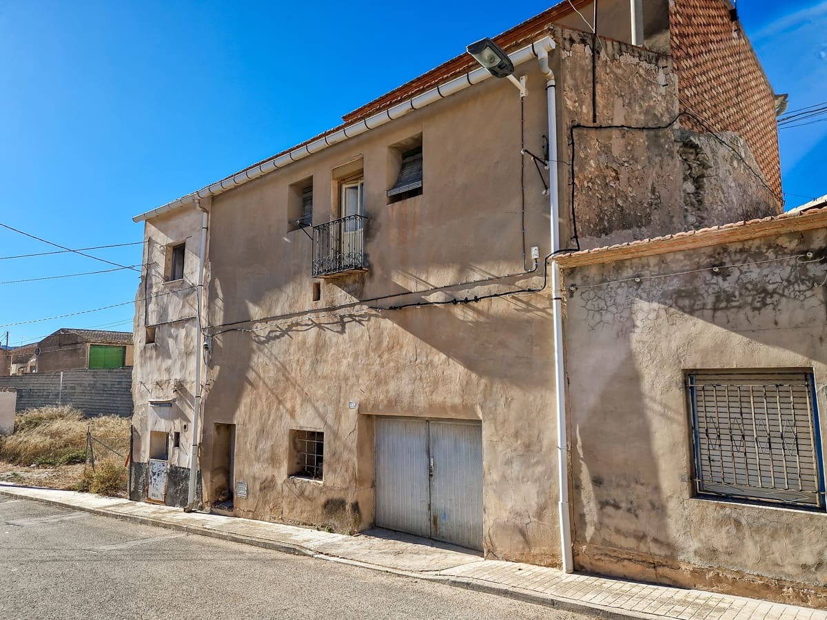 5 soveværelse Byhus til salg i L'Alguena / Alguenya med swimmingpool - € 89.950 (Ref: 7954313)