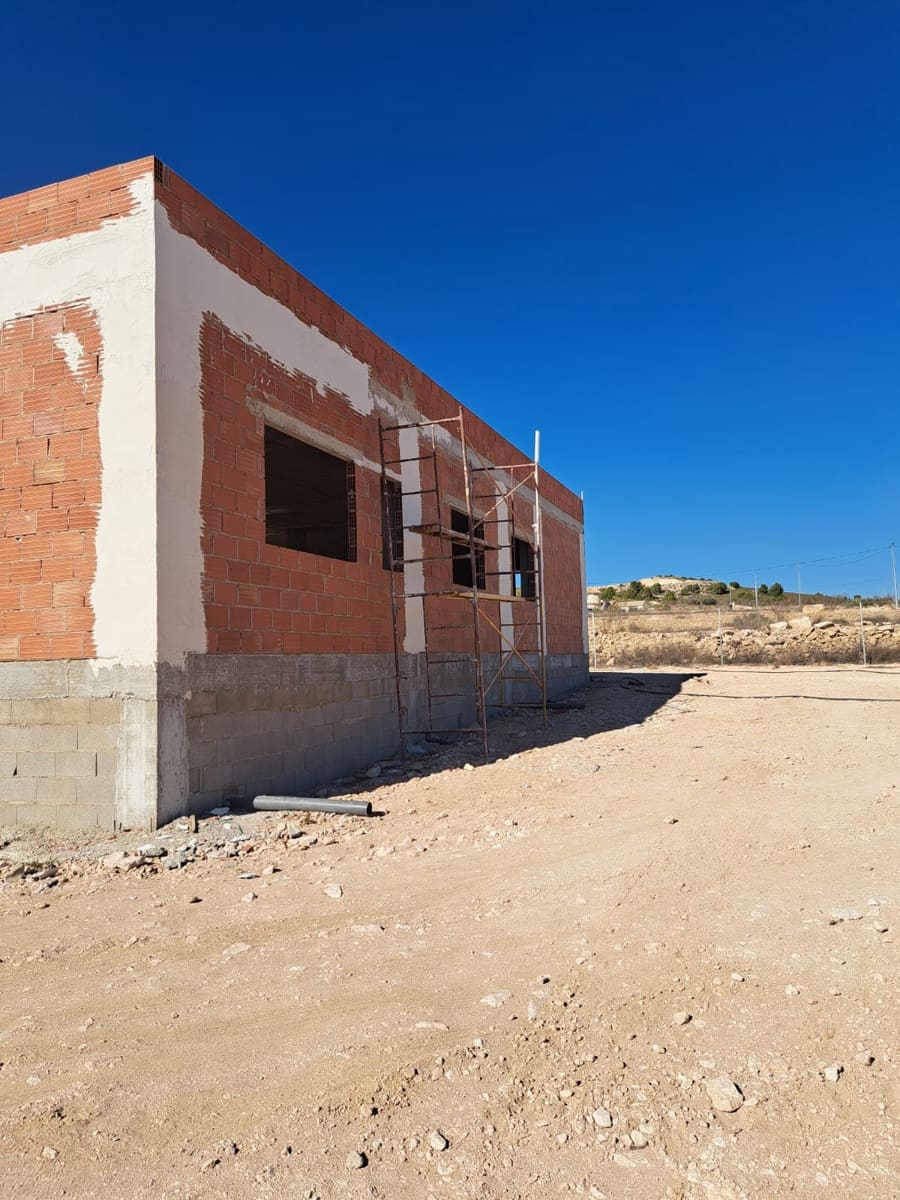 3 bedroom Villa for sale in Pinoso with pool - € 285,000 (Ref: 7954314)