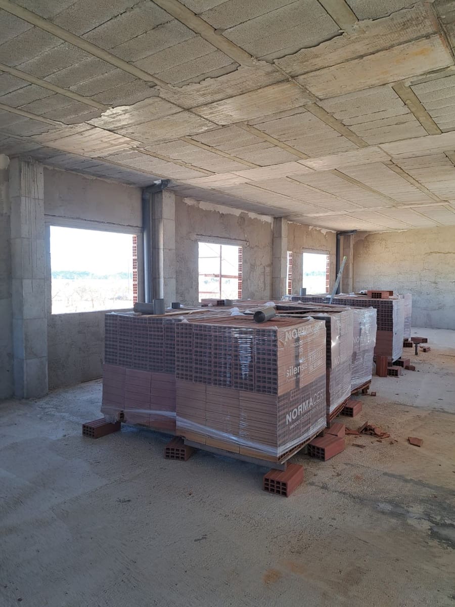 3 bedroom Villa for sale in Pinoso with pool - € 285,000 (Ref: 7954314)