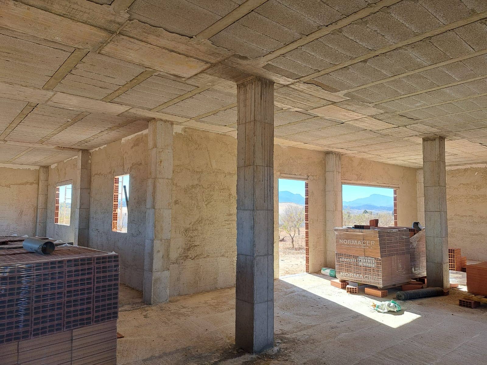 3 bedroom Villa for sale in Pinoso with pool - € 285,000 (Ref: 7954314)