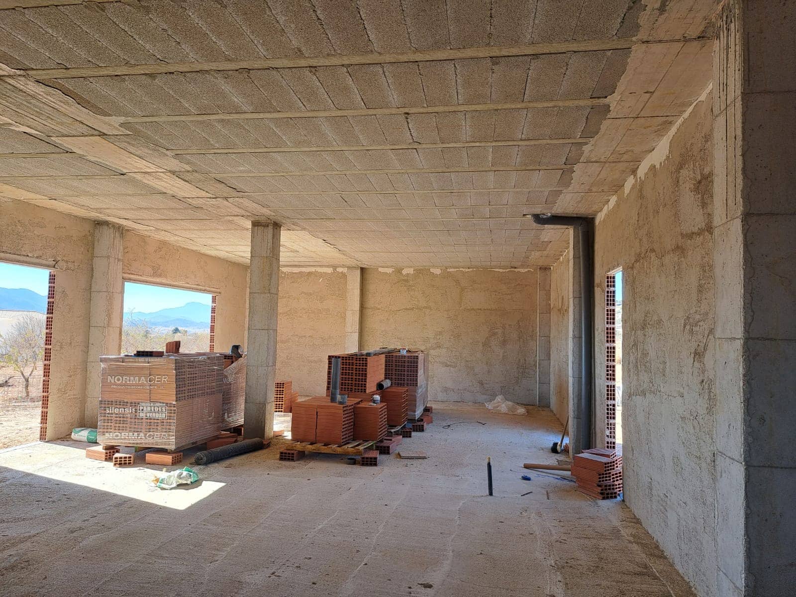 3 bedroom Villa for sale in Pinoso with pool - € 285,000 (Ref: 7954314)