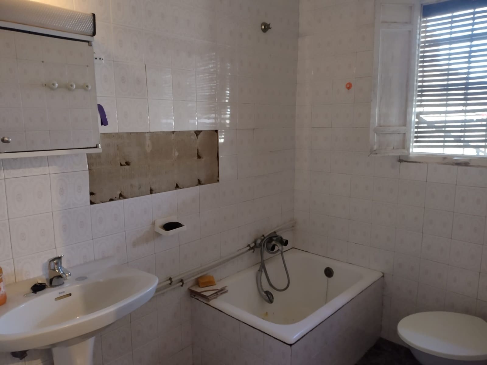 5 soveværelse Finca/Landehus til salg i Jumilla med swimmingpool - € 90.000 (Ref: 7978941)