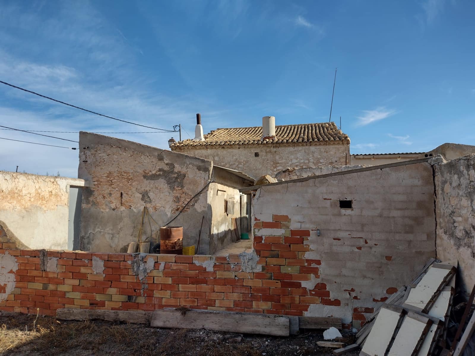 5 soveværelse Finca/Landehus til salg i Jumilla med swimmingpool - € 90.000 (Ref: 7978941)